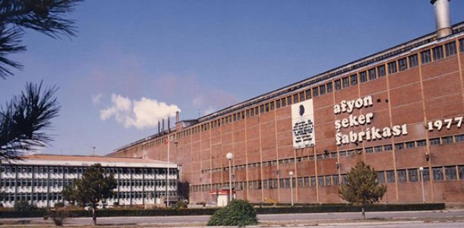 DavaHaber's tweet photo. Gazetecilere açıklamalarda bulunan Gıda, Tarım ve Hayvancılık Bakanı Ahmet Eşref Fakıbaba, şeker fabrikalarına şartların uyuşması halinde talip olduklarını söyledi. https://t.co/hqyQ0lByh5