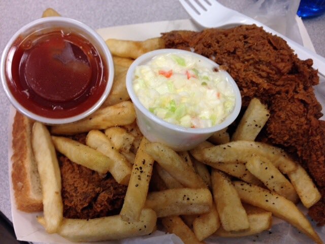 CEOEnterpriseNX's tweet photo. A man from #SouthsideChicago Is looking to add a little bit of  #soulfood to Denver’s mix @haroldsshack81 #franchise #DenverCO #denverday4crypto #Denver7 #Foodie #munche #420friendly #ReleaseTheCure @Eat24 @Postmates @UberEats 
https://t.co/68ppm2WtEk https://t.co/WcyoeLpokR
