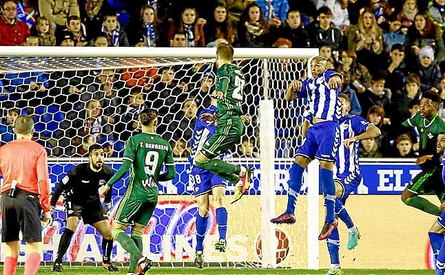 pbcomplutense's tweet photo. A estas alturas de La Liga ya podemos decir que hoy es ¡#LunesdeBetis ! A ganar sí o sí para mantenernos cerca de la UEL. Deportivo Alavés - Real Betis Balompié. #AlavésRealBetis #PBComplutense https://t.co/5OpoGvrrgz