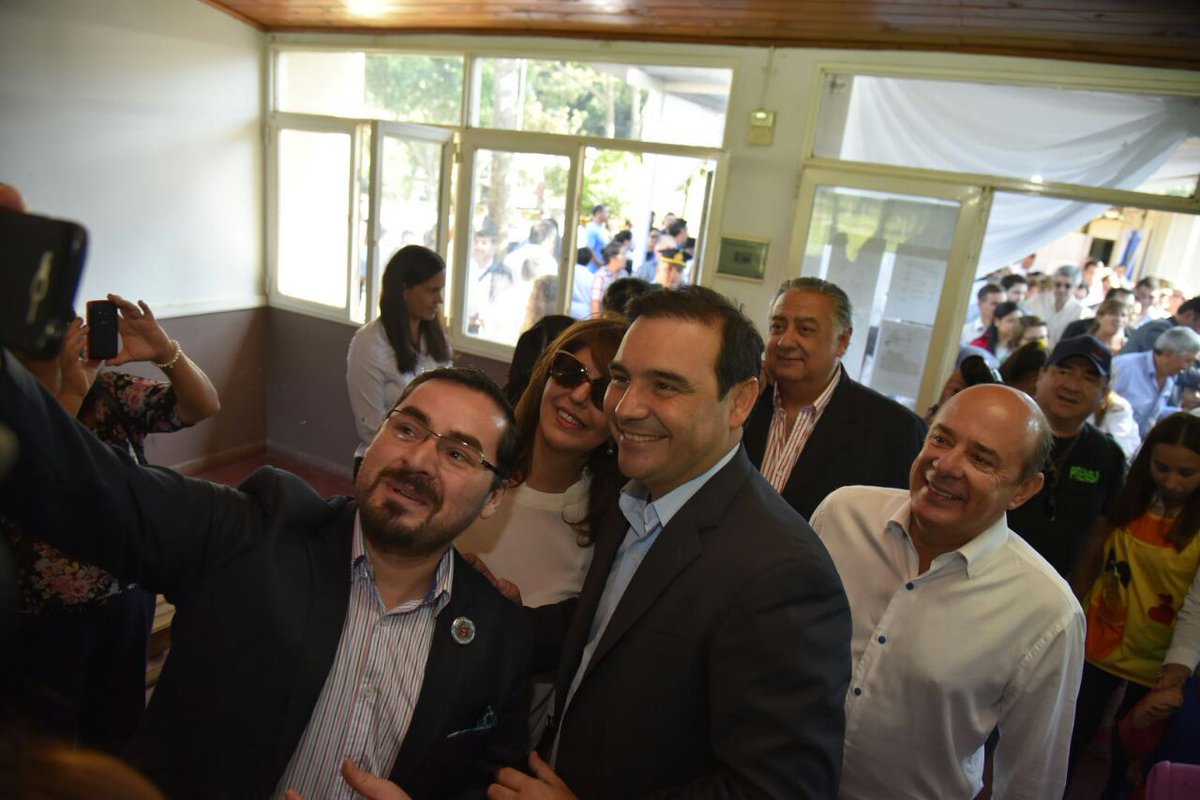 gacanteros's tweet photo. Acompañando a @gustavovaldesok en #IslaApipe en una mañana intensa para inaugurar obras. Ahora en la Escuela primaria Nº419 supervisando las refacciones.
#CorrientesSomosTodos https://t.co/5Fy531KXQC