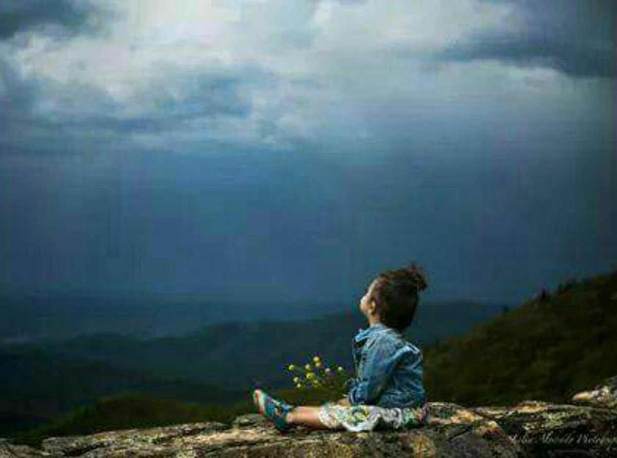 5888d's tweet photo. ربي لا أعلم مايواجه أحبتي من ظروف فـ أنا أرى ضحكاتهم ، و أنت ترى دمعاتهم ... فـ أسعدهم ، و اكتب لهم مايتمنون يارب🌹 https://t.co/rCJeQuMCWa