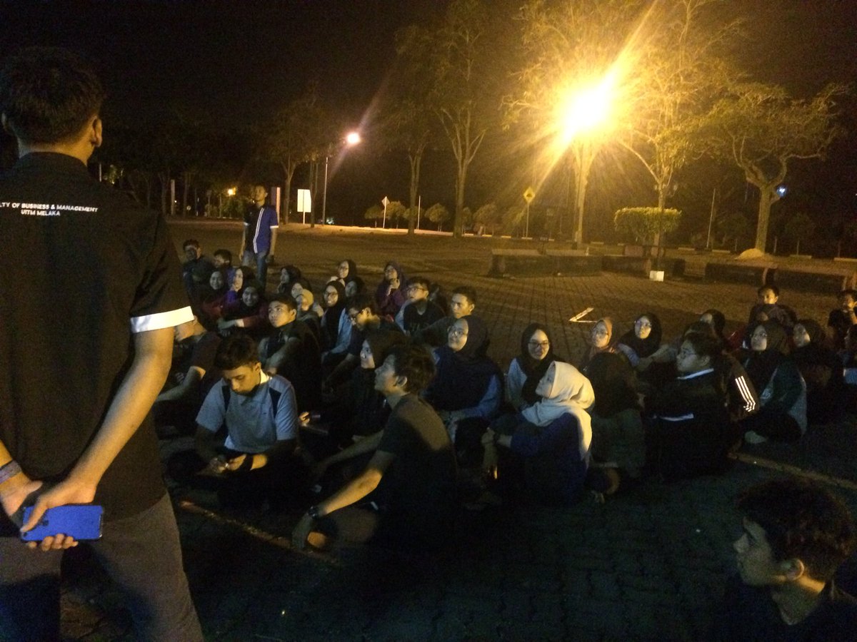 debestmelaka's tweet photo. First meeting bersama pelajar2 sem 1...semester 2017-2018/2 https://t.co/wpOlObcLfV