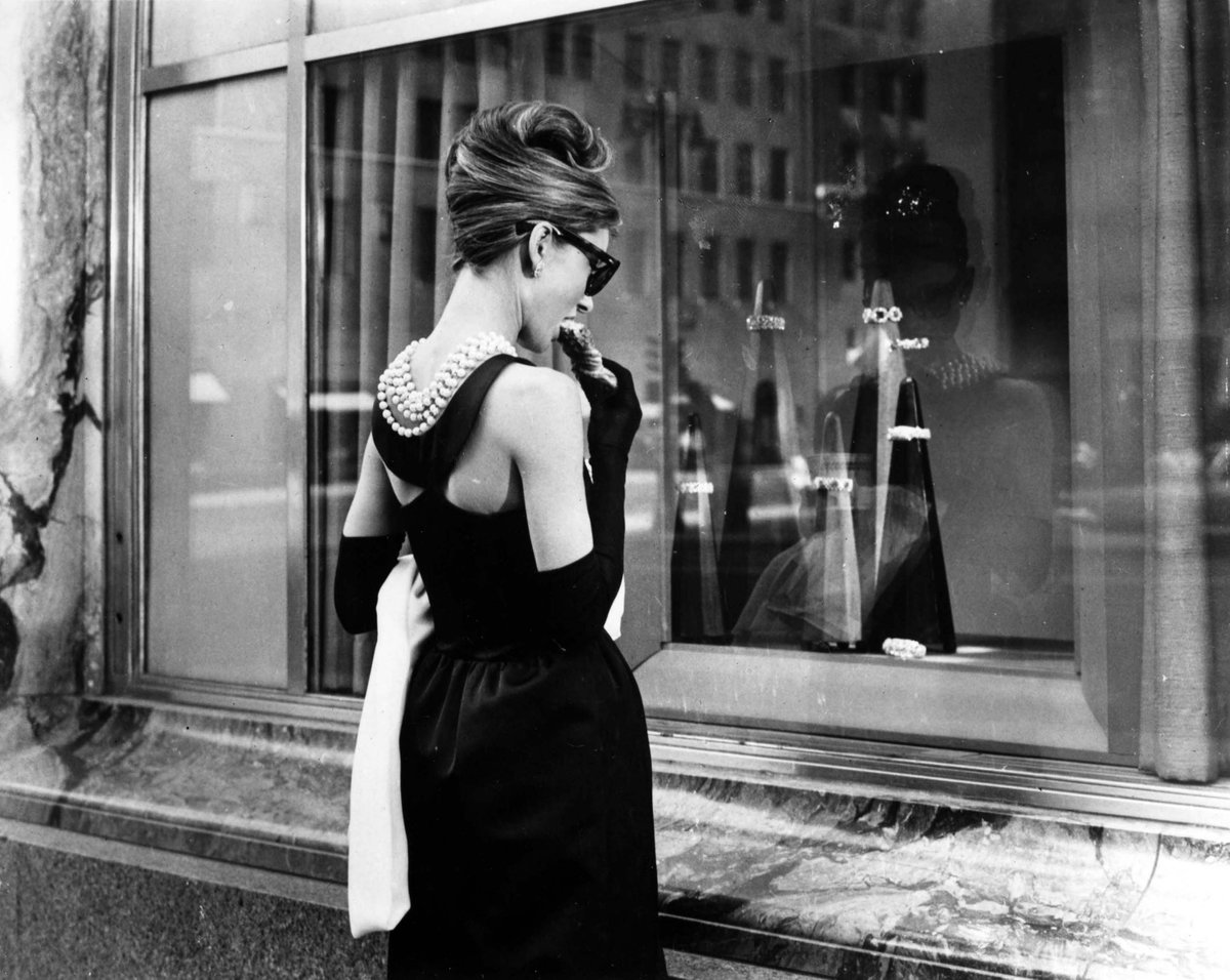 PrivateGriffe's tweet photo. Muore a 91 anni Hubert de Givenchy, fondatore della casa di moda francese @givenchy 
#givenchy https://t.co/C0kFJ9V5rQ