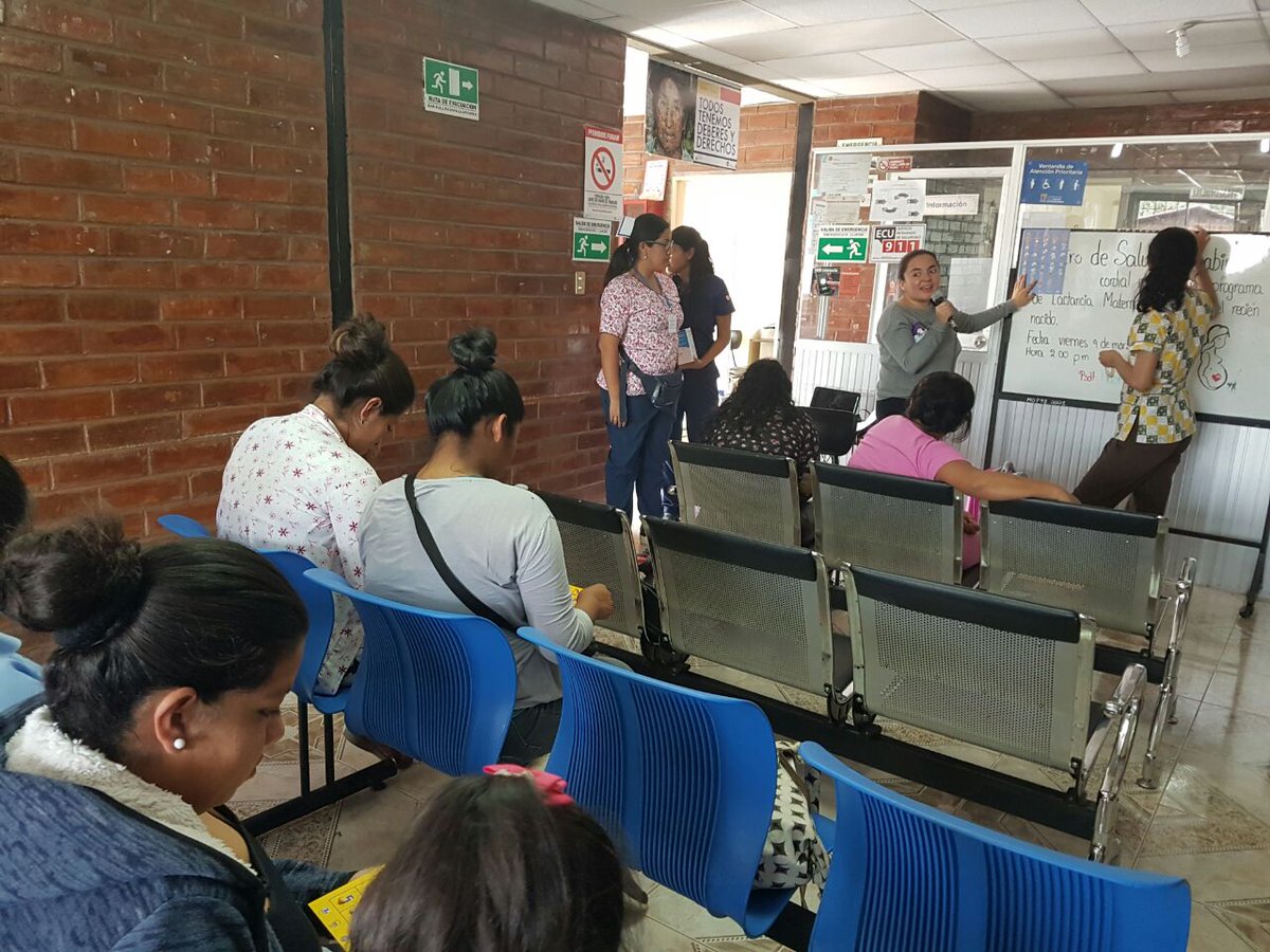 SaludImbabura's tweet photo. #Ibarra| #Distrito10D01 el Centro de Salud de Tumbabiro capacita a las madres embarazadas sobre la importancia de la lactancia materna. #SaludEnAcción https://t.co/Ydkby4BvxP