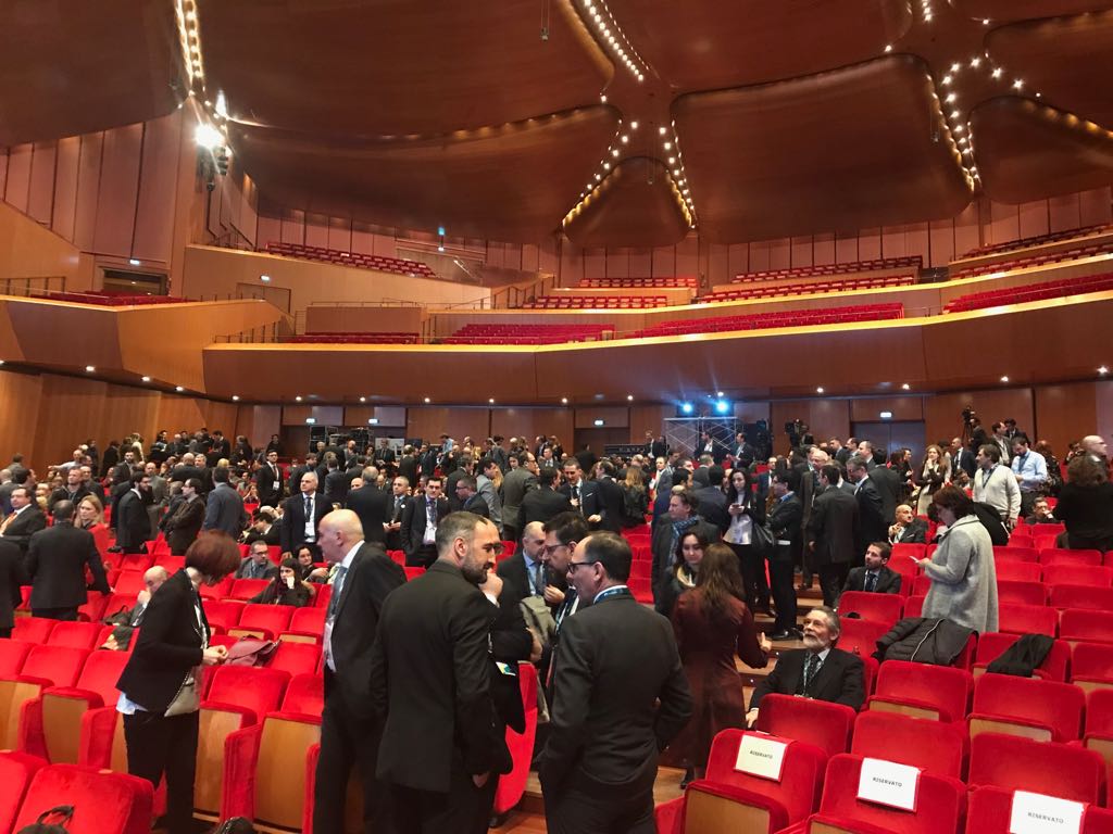 engineering_its's tweet photo. Impressionen vom #kickoff_eng2018 in Rom! #Engineering_ITS #DST_duesseldorf #bekast_it #overITSpA https://t.co/AMBmoJe7za