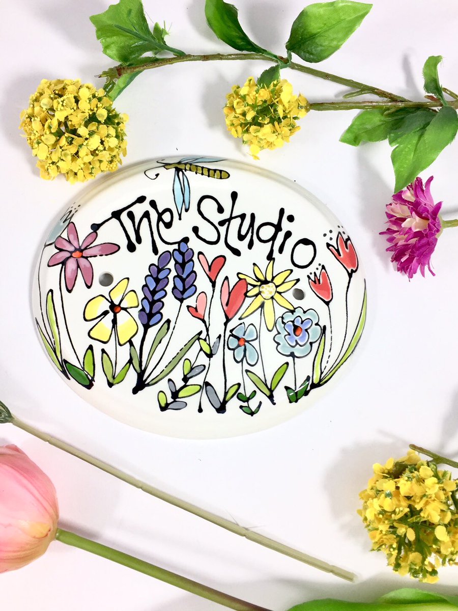 A place to call home with our personalised house plaques.  Available in a variety of shapes and sizes for you to choose from. 🏠🌷 gallerythea.co.uk/shop/category/… #home