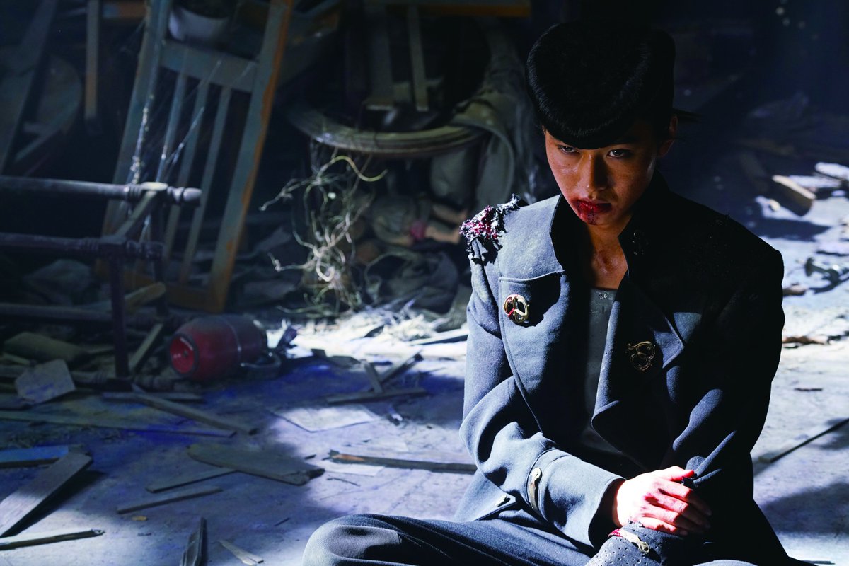 jojomovie_jp's tweet photo. 【DVD&amp;Blu-ray発売記念キャンペーン第二弾✨】本日3/12(月)から映画『ジョジョの奇妙な冒険』の発売日3/23(金)までに、本アカウントをフォロー&amp;このツイートをリツイートした方から抽選で１名様に仗助を演じた #山﨑賢人 さんのサイン入りトートバッグをプレゼント！#ジョジョ映画 https://t.co/FzRuwK4lgn