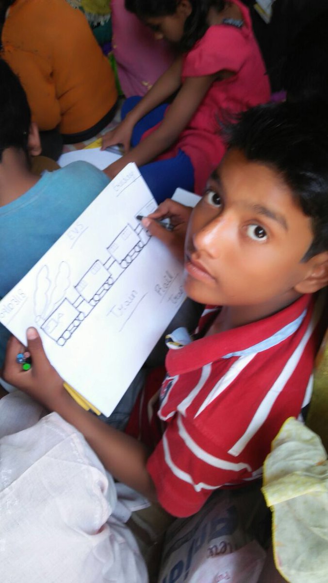 SarthakNGO's tweet image. Kids are learning modes of transportation. 😀 

Place- Chinhat Slum, Lucknow (U.P.) 

#SarthakKids #SarthakNGO #InterestingLearning #Learning #FunClasses #FunWaysToTeach #FunWaysToLearn #EducationForAll #Education #Slum #LifeAtSlums #Lucknow