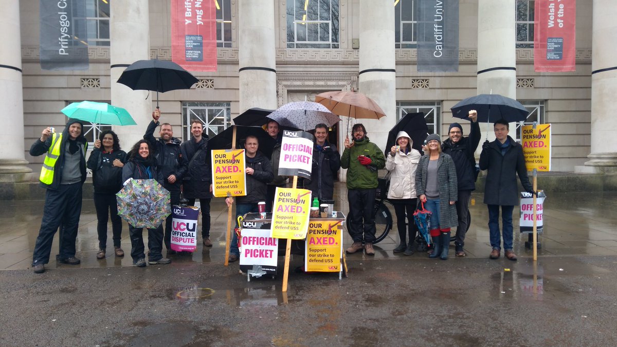wouterpoortinga's tweet photo. Rain, snow or shine, we are on the picket line!
#ussstrike #ucustrike #hellocolin @UniversitiesUK @cardiffuni #butebuilding https://t.co/XwrF3WHaE7