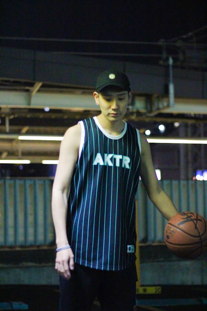 SLAM_Tokyo's tweet photo. AKTRからBOOTLEG REVERSIBLE TANKの登場です‼️
WHITE×NAVY、BLACK×GREENの2タイプで、ストライプと無地のリバーシブルになっています‼️
その日の気分で変えるのもアリですね🎶
是非店頭でチェックしてください😊
#AKTR #SLAM玉川学園店 #バスケットボール https://t.co/jOSU0nv5CM