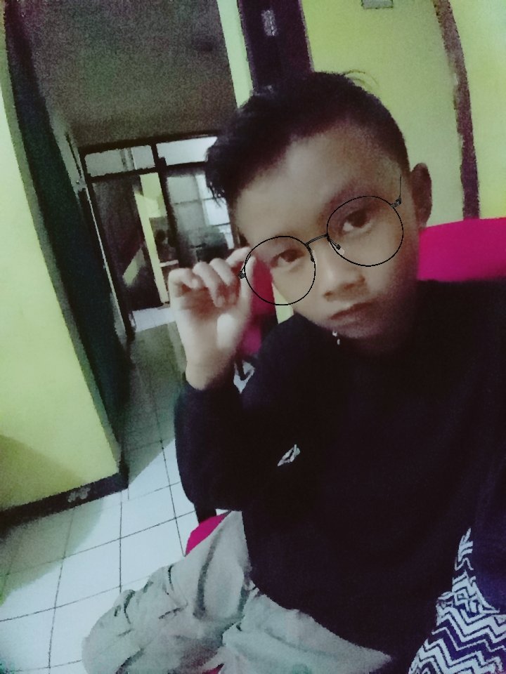 rizkyra407's tweet photo. #soresore #selfie https://t.co/QbIAXXRuPF