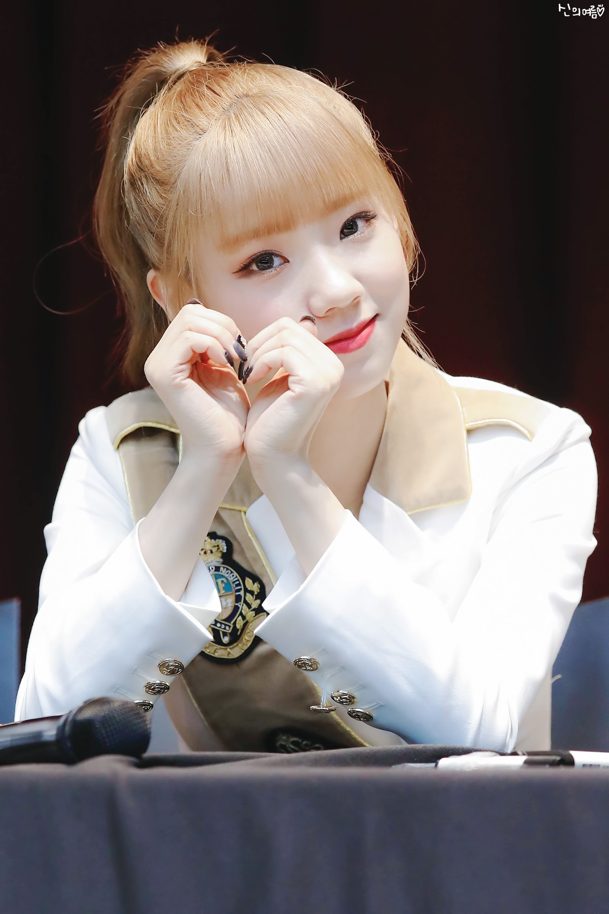 DYFGESeU8AAat-E.jpg:orig