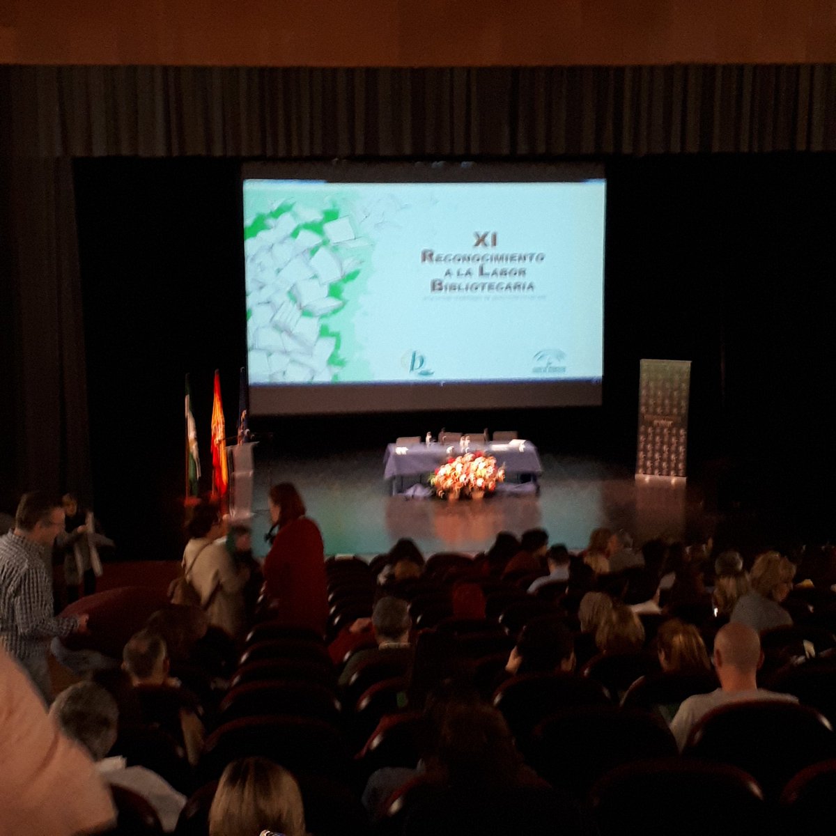 Humberto_oup's tweet photo. Un año más asistimos a las jornadas de bibliotecas escolares Málaga. XI Reconocimiento a la labor bibliotecaria.@RedBECREA #becrea https://t.co/eyjjXHN5aw
