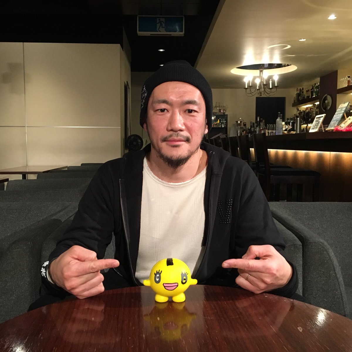 htb_yumechika's tweet photo. 【BRAHMAN TOSHI-LOWさんサイン入りonちゃんプレゼント！】
☆応募方法☆
・フォロー＆RTで応募完了
・〆切：3月14日（水）23：59
当選者の方にはDMでご連絡します！
インタビューは本日深夜0：50〜放送です！
#夢チカ https://t.co/jg9qoDYm1t