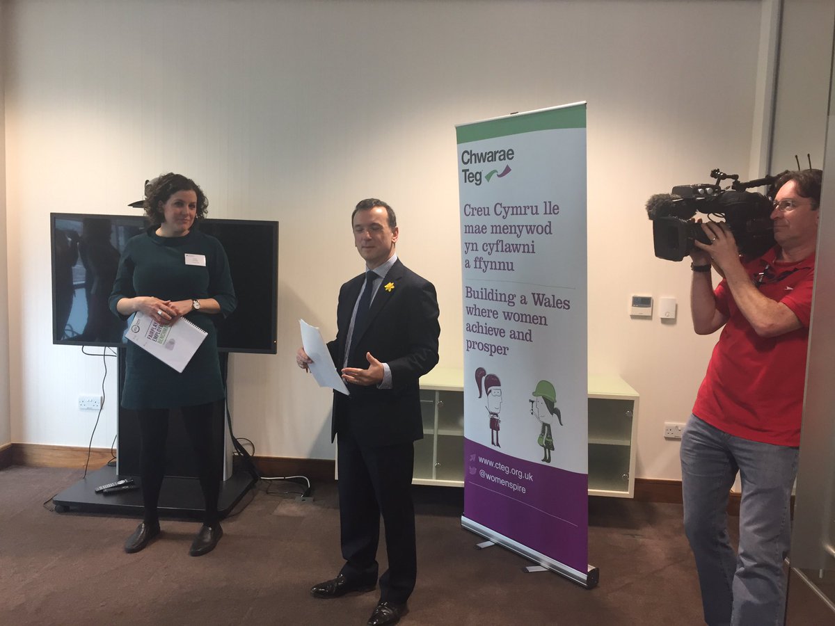 AbiReader's tweet photo. Great morning spent in #WelshOffice with @AlunCairns for continuing celebrations of #InternationalWomenDay2018 👍🏼
Very inspirational female Entreprenuers, great networking 💪🏼👏🏼🙌🏼 https://t.co/fZWw6RzcWK