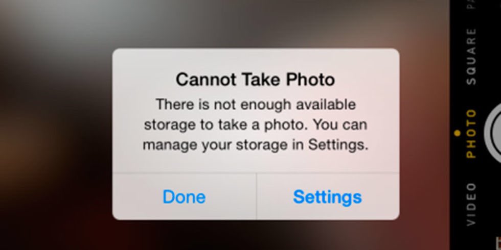 AmazonAtUCI's tweet photo. Don’t be that person...🙅‍♂️ Use Prime photos to store all your photos and free up your phone’s space!✨ #ad #primestudentrep https://t.co/uGE8gc4t2s