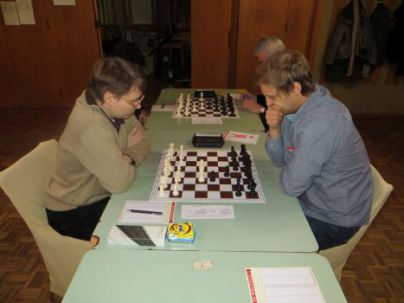 1987Maximus's tweet photo. Me on the right vs the number 1 rated contender (1992 FIDE Elo) at the city championship last friday. Was able to pull off a crazy win with the black pieces by playing the dutch :-D

#chess
#chessisbest
#dutchdefense https://t.co/5Ba8iiF0U8