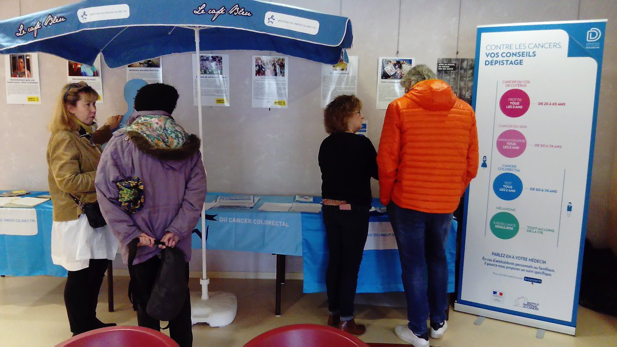 MlouCarbayo_Mut's tweet photo. @MlouCarbayo_Mut. Le test permet de détecter un #Cancer à un stade très précoce et d'augmenter les chances de #guérison. #sensibilisation à l'hôpital de Gray. #team_Mut avec nos partenaires #ADECAfc @ameli_actu #villedeGray https://t.co/FsEOa41Fxl