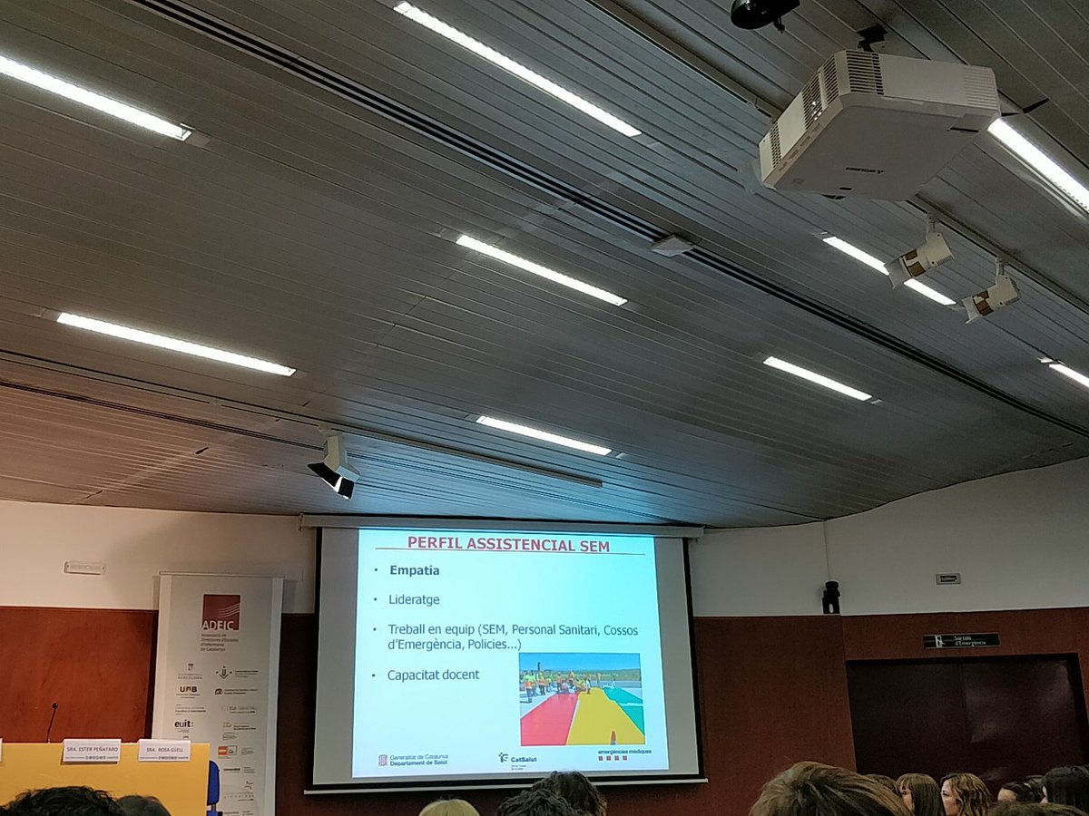 lupesrueda's tweet photo. #ADEIC Empatia en emergències extra-hospitalàries, aquí també cal ser competents emocionalment. En Lluis Castella ho té clar https://t.co/CFbmxZeo9e