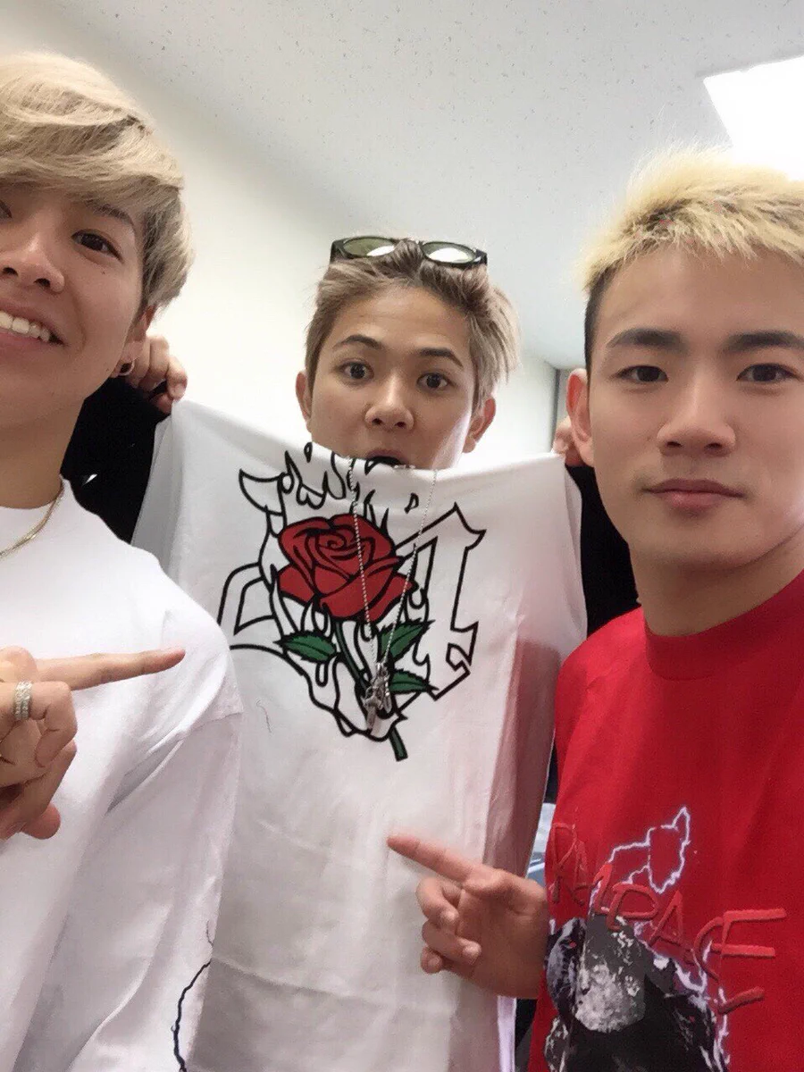 岩谷翔吾 THERAMPAGE直筆サイン入りポラロイド 韓国 Seoul プレゼント