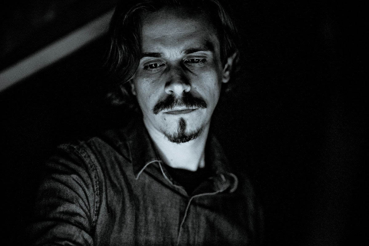 Mondays starts with a new interview! We talked with the artist and front of house engineer Ștefan Panea. Check it → goo.gl/ofCGpV
Photo <a href="/milutaflueras/">Miluta Flueras</a>