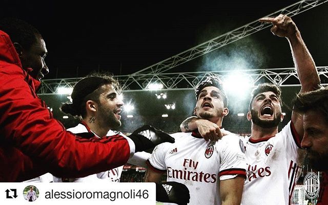 #Repost @alessioromagnoli46
・・・
Grande vittoria di GRUPPO!!! Bravo <a href="/andresilva9/">Andre Faria</a> 💪🏼 Complimenti a tutti! 👏🏼👏🏼 <a href="/acmilan/">AC Milan</a> <a href="/seriea_tim/">SerieA_TIM</a> ift.tt/2p7rrKR