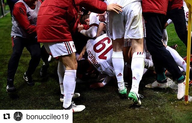 #Repost <a href="/bonuccileo19/">leonardo bonucci</a>
・・・
3 punti all’ultimo respiro // 3 points at the final breath #GenoaMilan #SerieATim #LB19 #WeAreATeam ift.tt/2IislNk