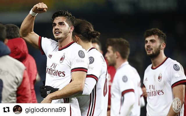 #Repost <a href="/gigiodonna99/">Gianluigi Donnarumma</a>
・・・
3⃣ punti importantissimi!!! Grande <a href="/andresilva9/">Andre Faria</a> e bravi tutti a crederci fino alla fine! 💪🔴⚫#weareacmilan <a href="/acmilan/">AC Milan</a> ift.tt/2p7ArzO