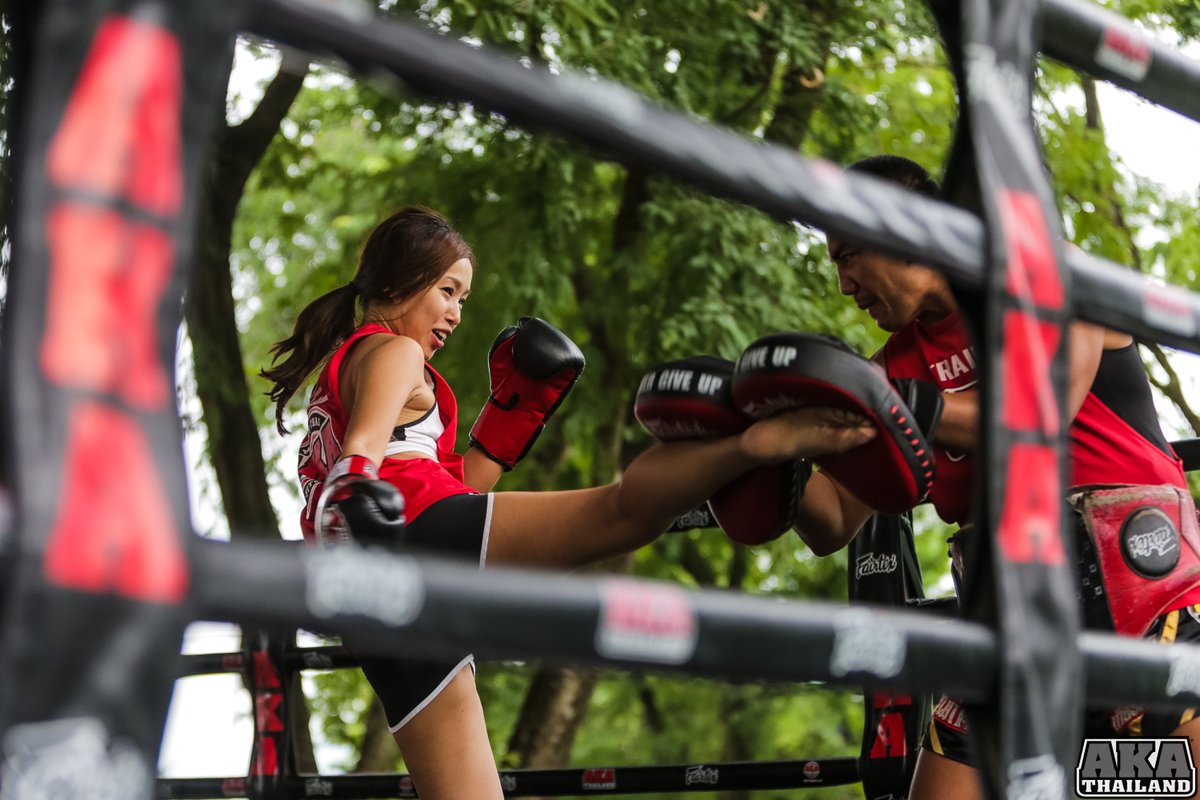 AKAThailand's tweet photo. #KO laziness and complacency! The BEST time to jump into #MuayThai is right now! https://t.co/1WcgBMys5r