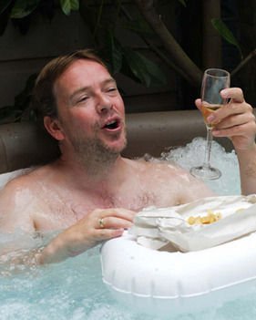 TheSportsman's tweet photo. 💰 😭 Me on the first day of Cheltenham vs me on the last day of Cheltenham...

#CheltenhamFestival https://t.co/ppSibvOC2p