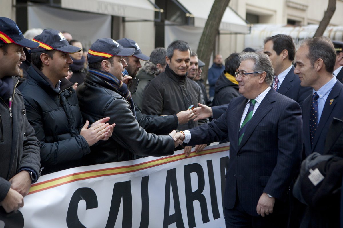 jusapolarioja tweet picture