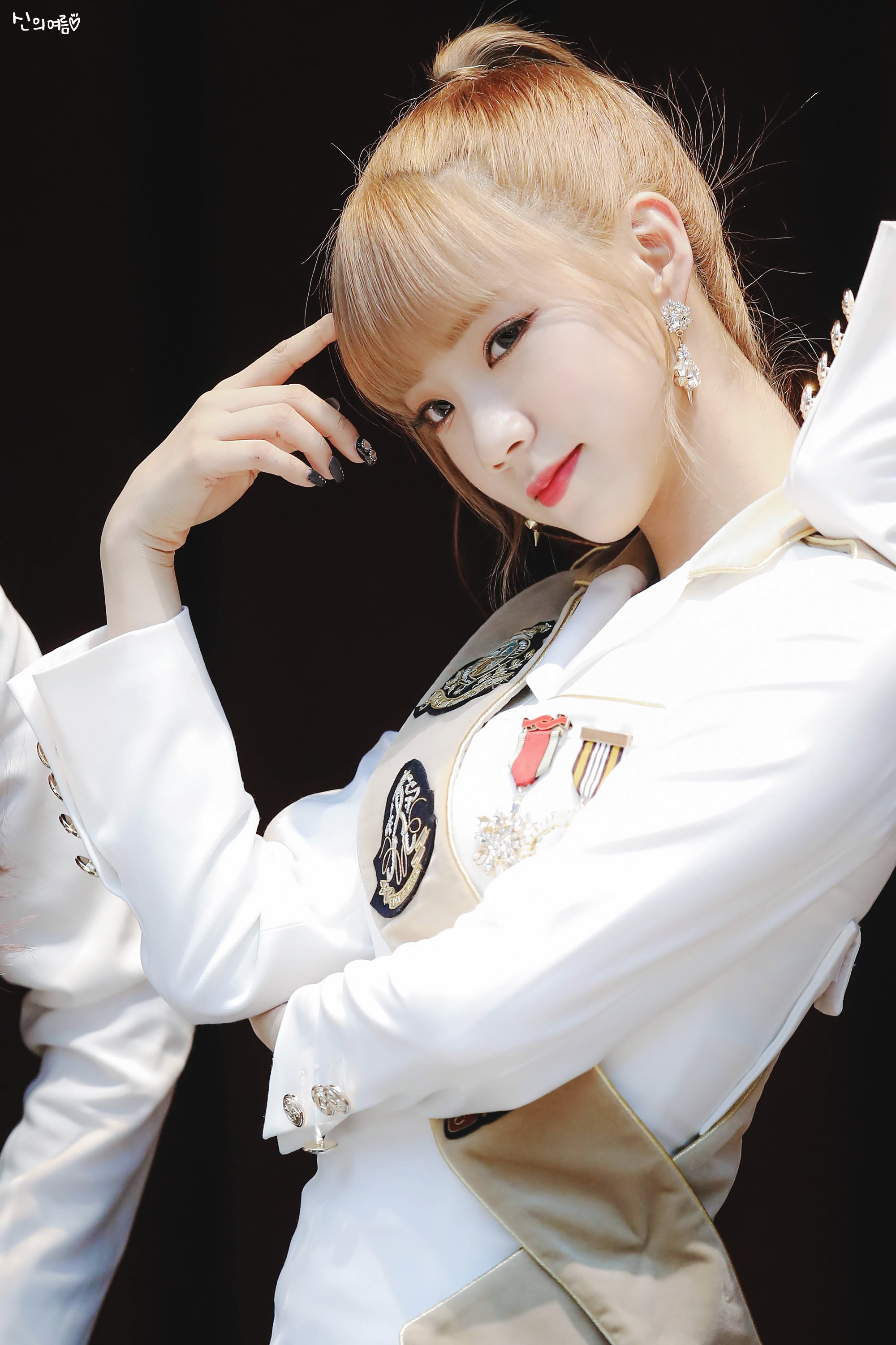 DYFV1QjVAAIAYUL.jpg:orig