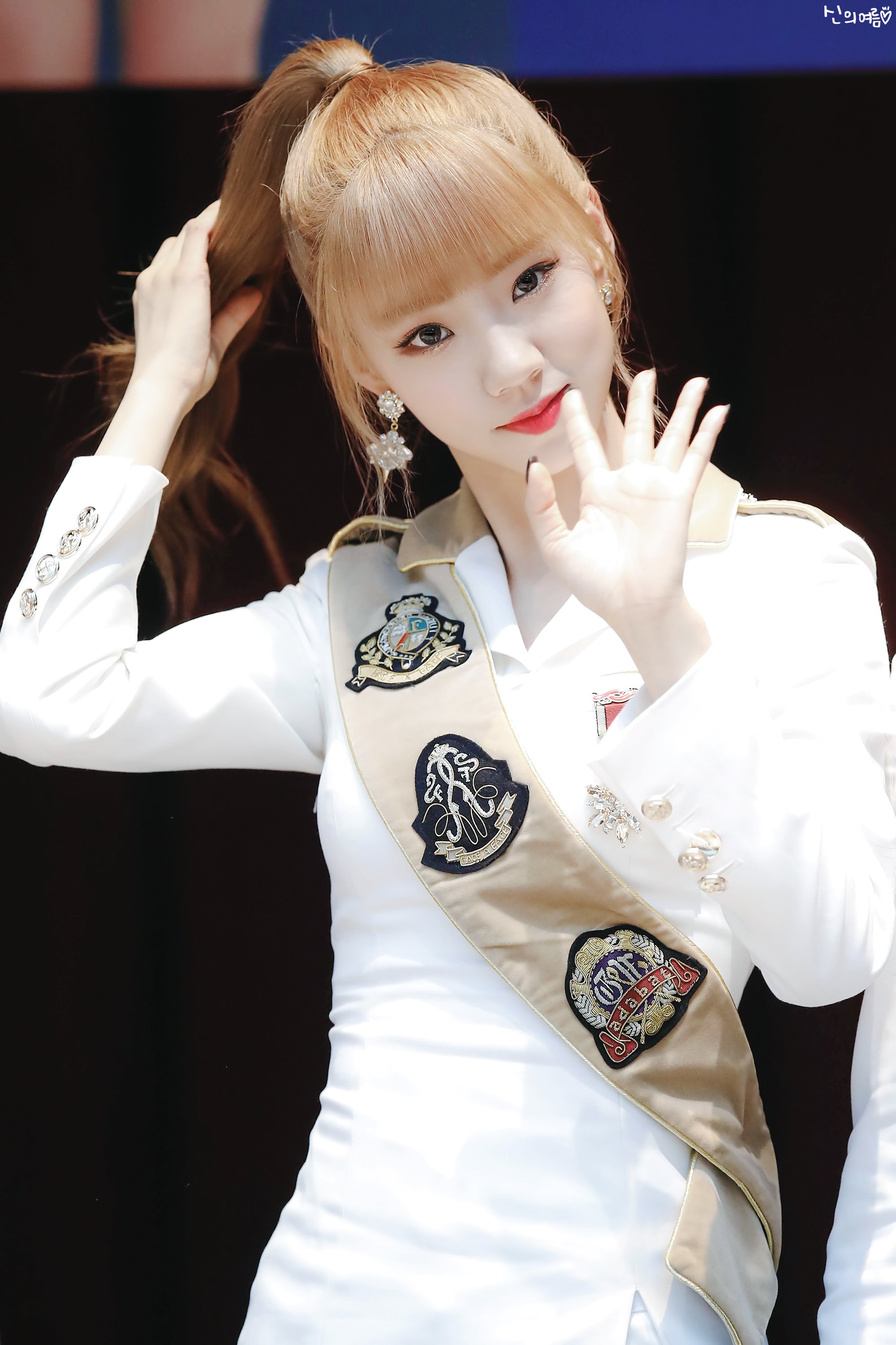 DYFV1lrVQAAz-Do.jpg:orig