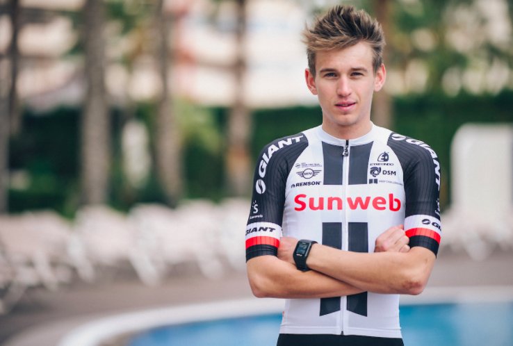 picnicpostnl's tweet photo. We are now selling our complete race outfit on the Team Sunweb shop as a package deal! 🛒

Get prepared for the season with our jersey, bib shorts, gloves and socks here: https://t.co/Xp1GUNpdt4 https://t.co/1kYDwPiPU7