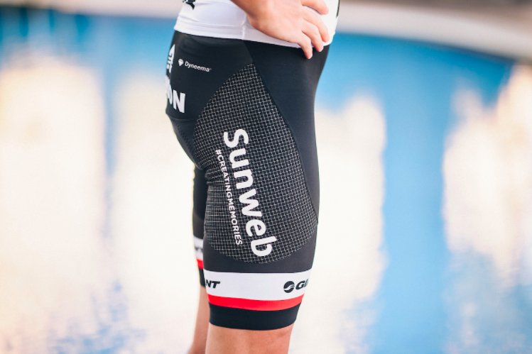 picnicpostnl's tweet photo. We are now selling our complete race outfit on the Team Sunweb shop as a package deal! 🛒

Get prepared for the season with our jersey, bib shorts, gloves and socks here: https://t.co/Xp1GUNpdt4 https://t.co/1kYDwPiPU7