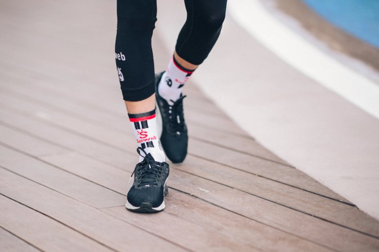 picnicpostnl's tweet photo. We are now selling our complete race outfit on the Team Sunweb shop as a package deal! 🛒

Get prepared for the season with our jersey, bib shorts, gloves and socks here: https://t.co/Xp1GUNpdt4 https://t.co/1kYDwPiPU7