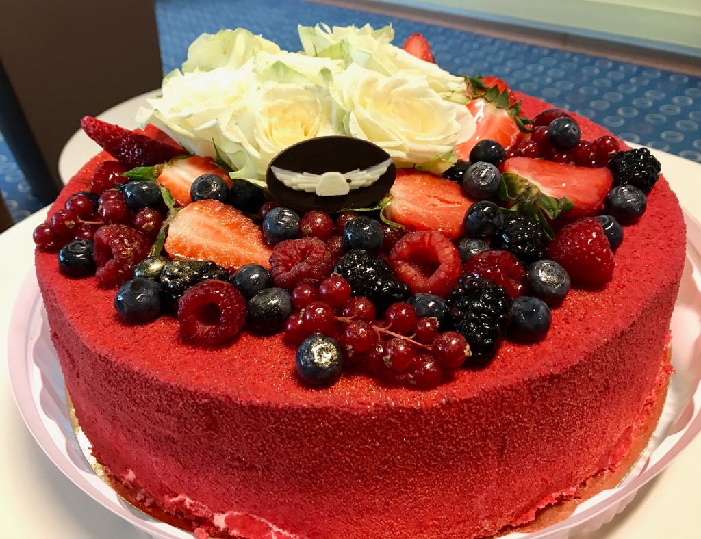 GetJetPlatform's tweet photo. It was incredible #yummy !!! Thanks #jetcatering for making our #womensday in the office so #tasty and bright :) #getjet #jet_catering #jetcateringmoscow #get_jet #гетджет #privateflights #businessaviation #business #aviation https://t.co/WIBE95dgKY