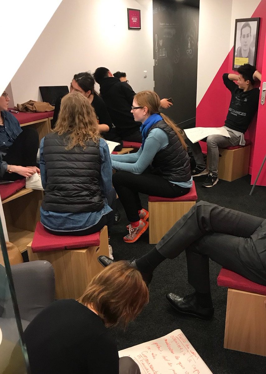 wapcommunity's tweet image. &quot;Les élèves apprennent mutuellement autour du #colearning au nouvel espace @acadomia guidés par la pédagogie We Are Peers #premieresessionwap