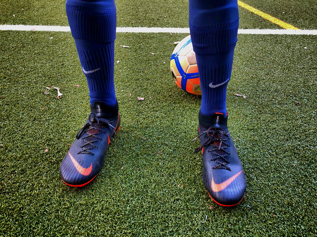 JetRobinson10's tweet photo. In love.
@nikefootball
#NikeFootball #FCBarcelona #FCBEscola #FCBEscolaSydney #Superfly #Superfly6 https://t.co/FLatDqe9zV