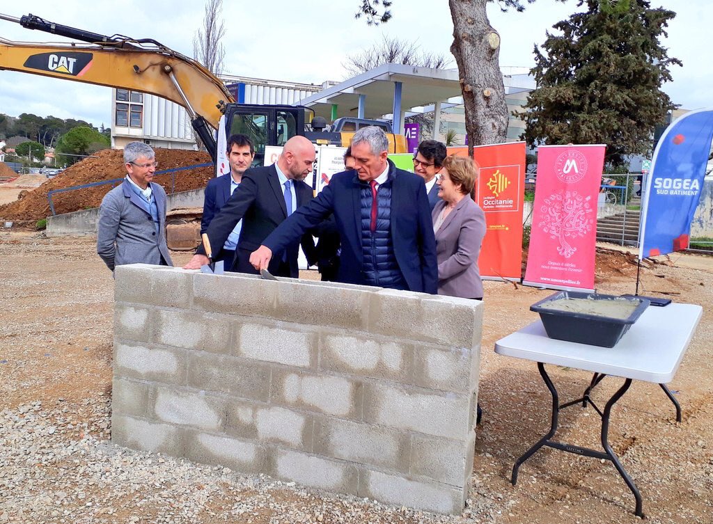 chantal_marion's tweet photo. @Saurel_P #pose de la première pierre du #VillagedesSciences « Merci à Mme Pecresse » #ProjetCampus @Montpellier3m @montpellier_ @montpellier_ Aménagement de la place Eugène Bataillon #continuitepaysagere #espacesverts #bassinshydrauliques #tramway #fluxpietonnier #Urbanisme https://t.co/wfeQj8zolG