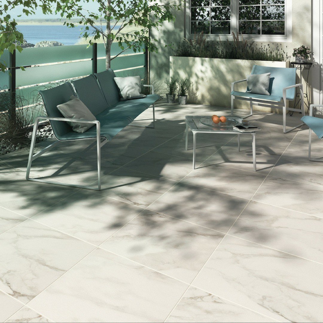Cheltenham_bb's tweet photo. Porcelain paving is highly resistant to scratches, stains and UV 👍 Check out all our #TradeTips at https://t.co/o3caPlXyAj https://t.co/obetwPQXNR