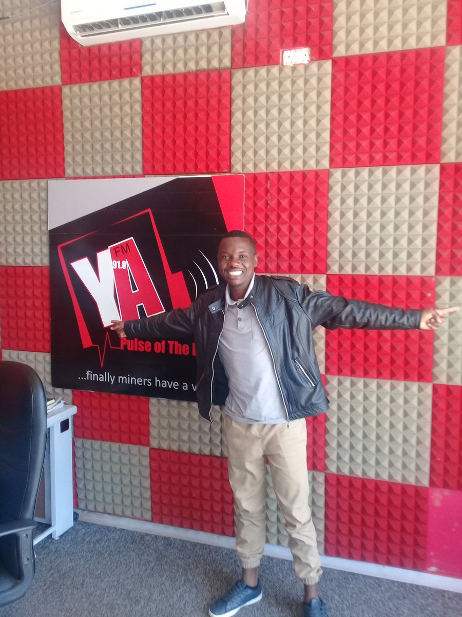 iamcomfortp's tweet photo. 📸Overwhelmed by the love Midlands & Masvingo sent through on YaFm yesterday it's a joy to receive feedback how our music and message keeps speaking to souls.
@TinayeEdwellYAV
@JonathanKamhun2
@shumba_defeat
@TafaraClayton
@ShaloamM
@tatenda_janero
#RhythmOfGrace
#GraceOverWorks https://t.co/56Y2tobS6W
