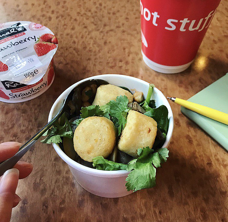VirginTrainsTix's tweet photo. We’ve officially launched our first ever VEGAN breakfast onboard filled with mushrooms, hash browns, spinach and baked beans!

A meaty option of bacon, sausage, hash browns, poached egg and beans is also available.

Who would like to tuck into one of these in the morning?! 🤤 https://t.co/oUm3eK703s