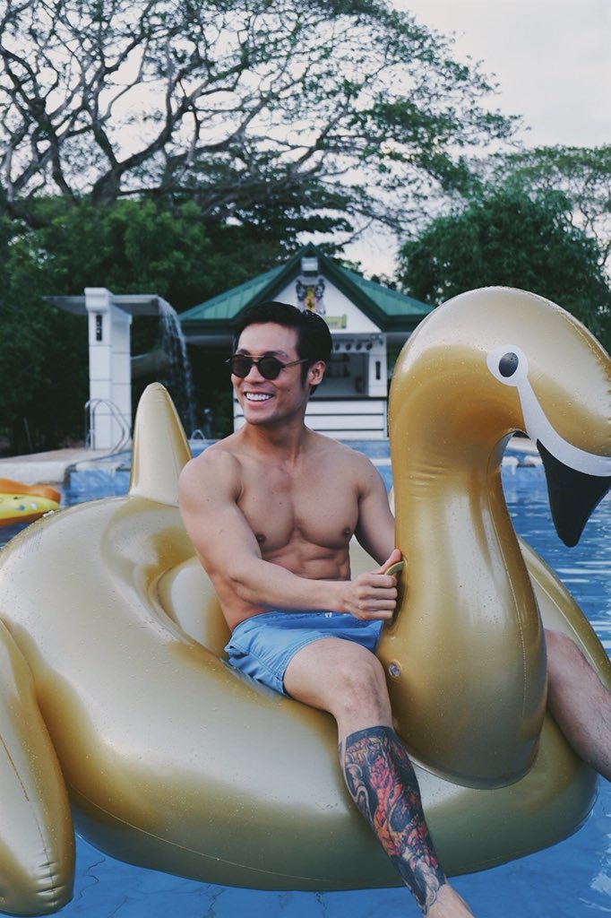 JAY_Gonzaga's tweet photo. You’re my Golden Swan!! 😎 Sakay na!😅
📸 @lomotancris 
#savesexyPPC2018 #savesexytogether @theredwhistle 🚩
#crislomotsphotog 😂

#SaveSexyPPC2018
#SaveSexy #SafelyPH
#CandiliFoundationInc
#Reach1Test1Save1 #ZeroHIVph #SaveSexyPPCteamname
#savesexyppcfight https://t.co/DiA1jEJZDp