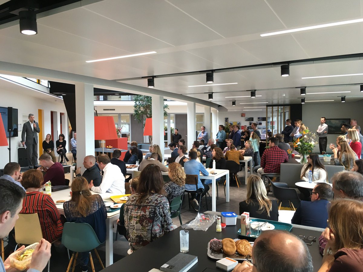 Veilig werken in de bouw is super belangrijk! Deze week bij ons hier extra aandacht voor in aanloop naar de dag van de veiligheid. We trappen af met een #HeembouwTalks #bewustveilig #debouwmaakthet