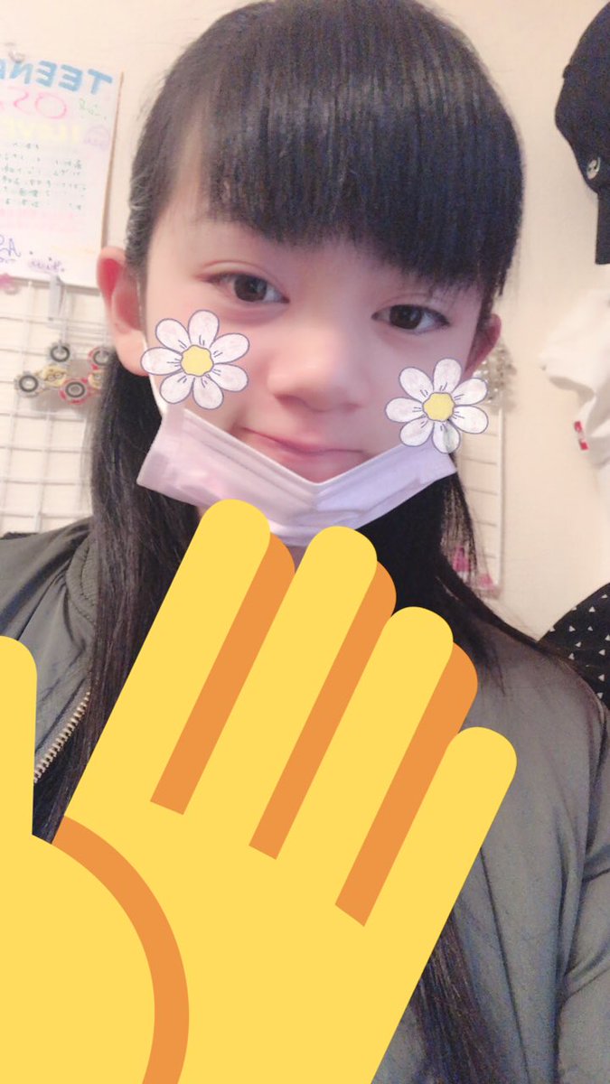 082suzu's tweet photo. 学校帰りに撮った写真😂

ミュージカリー結構いい感じに出来たトランジョンの動画上がっちゃってます（☝ ՞ਊ ՞）☝
見てください😐♥️🎈
https://t.co/AFkIh1r4fk https://t.co/ZzJpkSkkGV