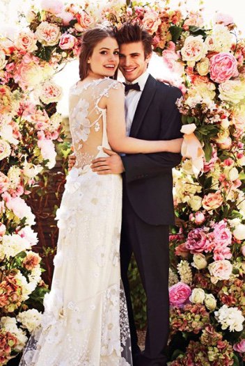 8 tips every #engaged girl needs to know about planning a #wedding ow.ly/qYxG30iRpPw #weddingday #weddingplanning