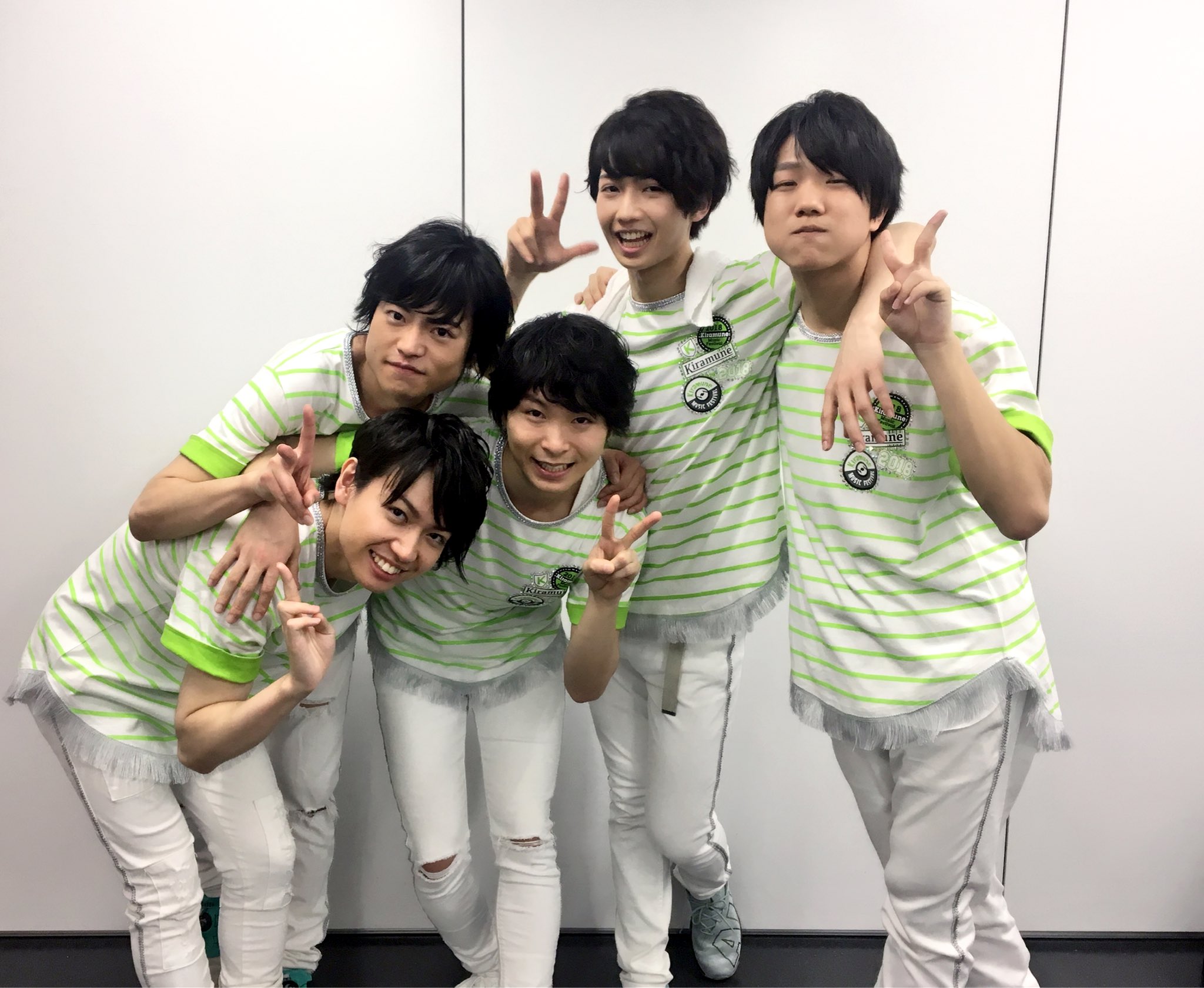 千葉 翔也 Twitterissa リハーサルからキラフェス本番を通してずーーーっと一緒にいたスパークルの仲間たち すごく絆が深まった 改めてここからよろしくね 皆 Kiramune キラフェス Sparqlew 千葉 翔也 Twitterissa リハーサルからキラフェス本番を通してずーーーっと一緒にいたスパークルの仲間たち すごく絆が深まった 改めてここからよろしくね 皆 Kiramune キラフェス Sparqlew