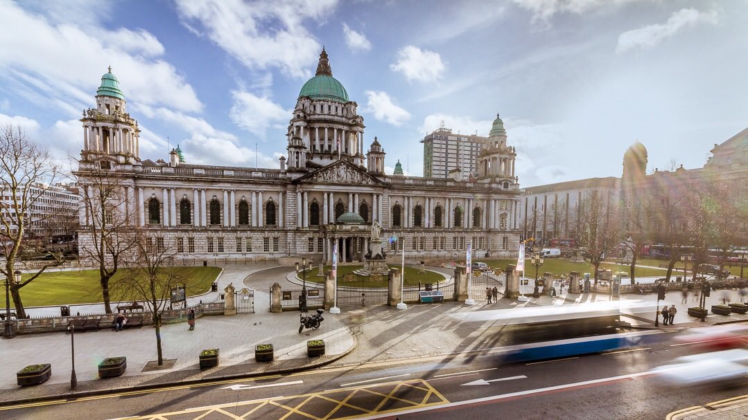 jonnyclyde's tweet photo. While Belfast City Hall is often lit up at night in a range of colours, it’s hard to beat it on a sunny day!

Looking forward to more days like this! https://t.co/CQGAGIklg0