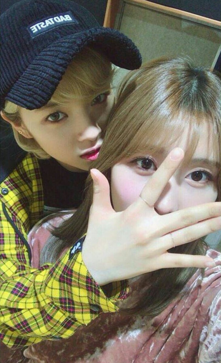 OnceShiori's tweet photo. TWICEの公式カップルはジョンモなのに他のメンバーとのツーショがカレカノ過ぎて見てられないからジョンモそろそろ結婚して https://t.co/z2Ztpqsch0